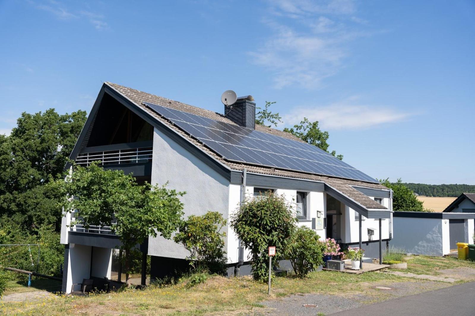 Ferienhaus Schoene Aussicht Ferienwohnung Rot Hemfurth-Edersee Dış mekan fotoğraf